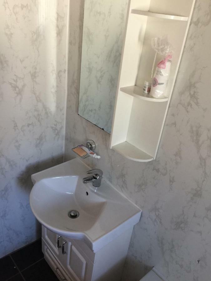 Travis House One Apartment Burnley Bagian luar foto