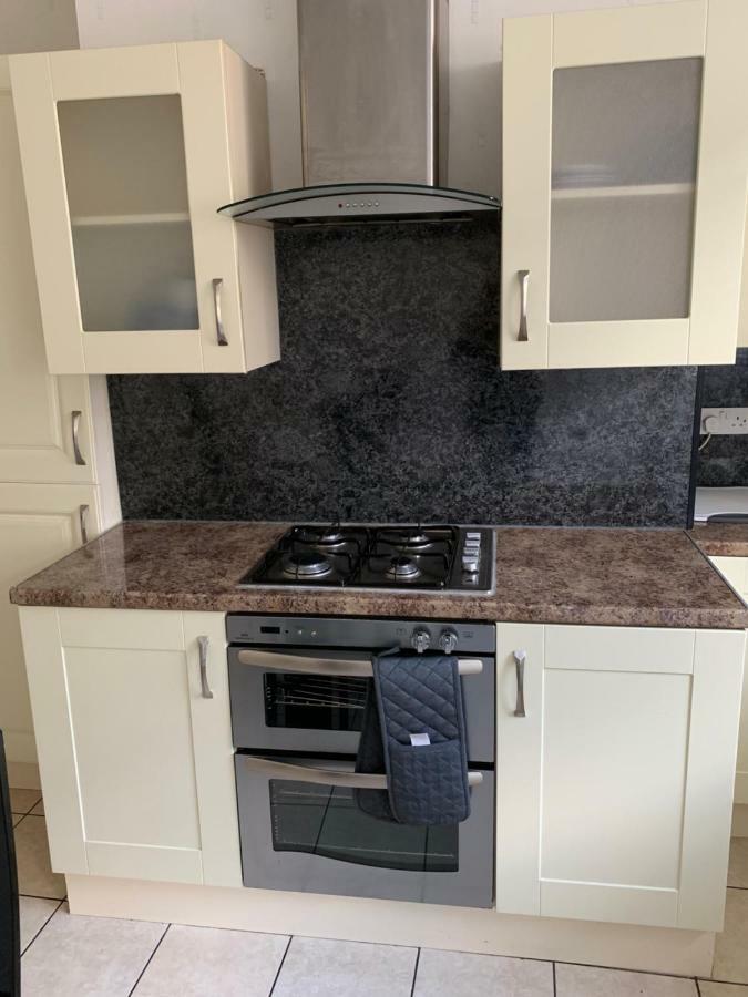 Travis House One Apartment Burnley Bagian luar foto