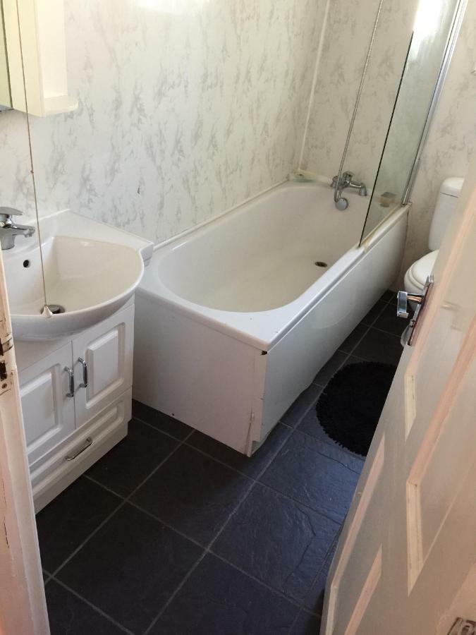 Travis House One Apartment Burnley Bagian luar foto