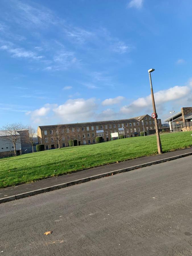 Travis House One Apartment Burnley Bagian luar foto