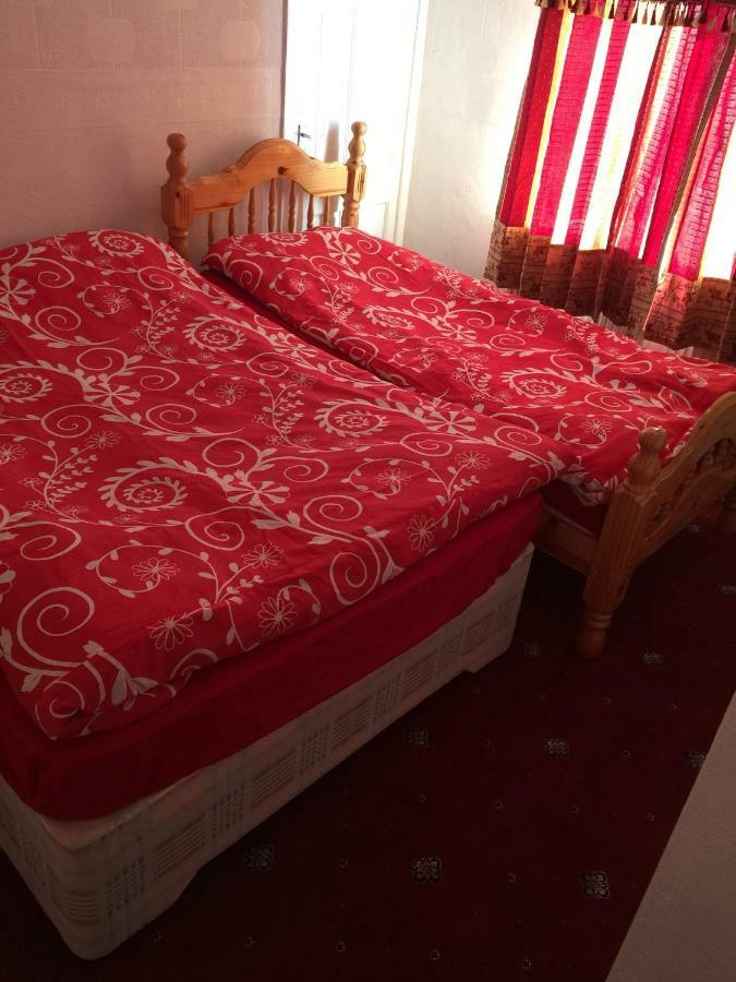 Travis House One Apartment Burnley Bagian luar foto
